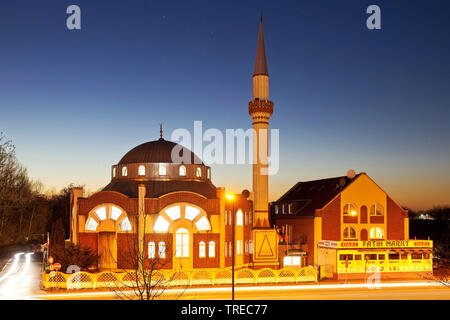 Mosquée de Fatih dans la soirée, l'Allemagne, en Rhénanie du Nord-Westphalie, région de la Ruhr, à Essen Banque D'Images