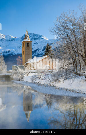 L'église Saint-Laurent à Sils, Suisse, Grisons, Haute-engadine, Sils Banque D'Images