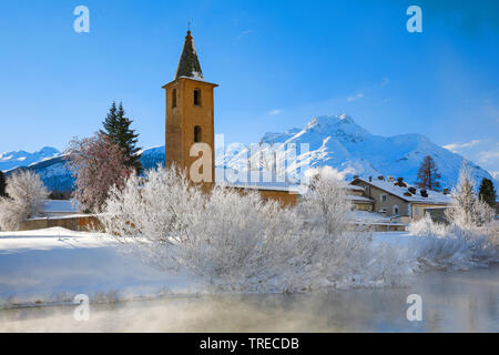 L'église Saint-Laurent à Sils, Suisse, Grisons, Oberengadin Banque D'Images