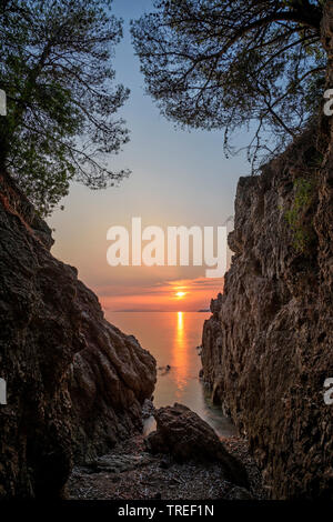 Côte Adriatique au coucher du soleil, la Croatie, Peljesac Banque D'Images