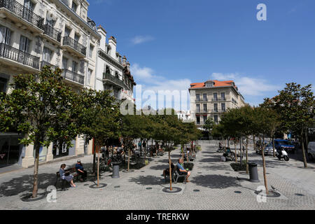 Biarritz (Sud-ouest de la France) : 'place Georges Clemenceau' Square dans le centre-ville Banque D'Images