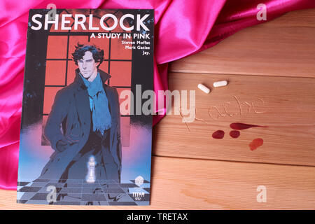 Une étude dans Pink #3 - Sherlock Holmes roman graphique basé sur la série télévisée Sherlock par Steven Moffat et Mark Gatiss, adaptation de Manga japonais par Jay Banque D'Images