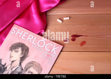 Une étude en rose # 4 couverture par Yefeng Jiang - Sherlock Holmes roman graphique basé sur la série Sherlock de Steven Moffat et Mark Gatiss, un manga Banque D'Images