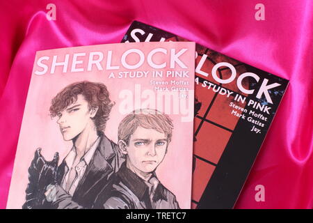 Une étude en rose - Sherlock Holmes roman graphique basé sur la série télévisée Sherlock par Steven Moffat et Mark Gatiss, adaptation de Manga japonais par Jay Banque D'Images