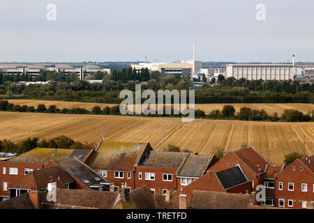 Vue aérienne à la découverte vers le parc, prise depuis le sommet de la tour de Saint Peters Church, Sandwich, Kent Banque D'Images