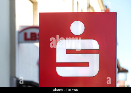 Troisdorf, Rhénanie du Nord-Westphalie / Allemagne - 16 11 18 : Sparkasse sign in troisdorf allemagne Banque D'Images