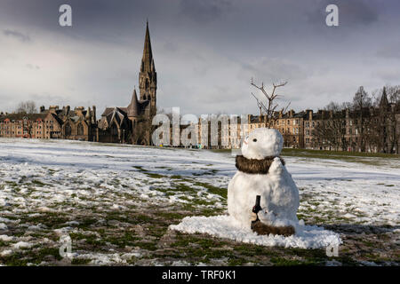 Bonhomme de neige dans les prés, Édimbourg Banque D'Images