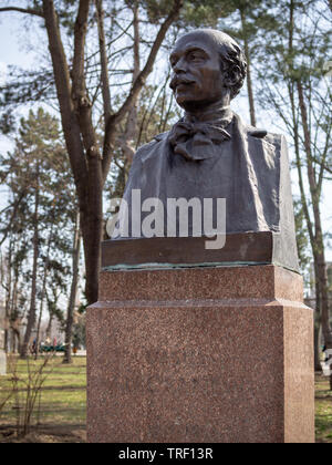 CHISINAU, MOLDOVA-MARS 21, 2019 : buste Vasile Alecsandri Lazar par Dubinovschi dans l'Allée des classiques Banque D'Images