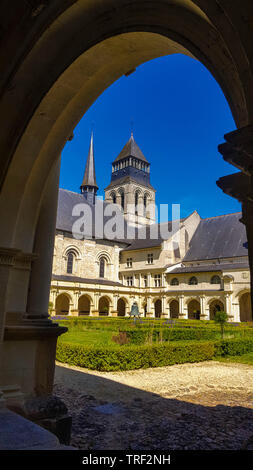 Grand moutier cloître de l'Abbaye Royale de Fontevraud, Abbaye de Fontevraud L'Abbaye, Maine-et-Loire, Pays de la Loire, France Banque D'Images