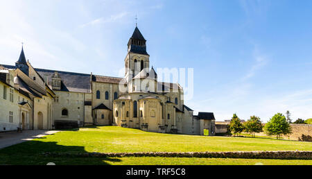 Chevet de l'église de l'abbaye de Fontevraud, Abbaye royale de Fontevraud, dans le Maine-et-Loire, Pays de la Loire, France Banque D'Images