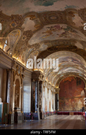 Très baroque salle des Illustres à l'intérieur de l'hôtel de ville de Toulouse le Capitole décorée à la fin du xixe siècle, Occitanie, France Banque D'Images