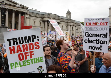 Manifestation dans le centre de Londres sur le deuxième jour de la visite du président des États-Unis Donald Trump, le mardi 3 juin 2019. Banque D'Images