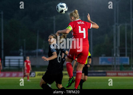 Sophie le single de galles en action contre la Nouvelle-Zélande. Les femmes du Pays de Galles v Nouvelle-zélande match international au stade de Leckwith. Lewis Mitchell/YCPD. Banque D'Images