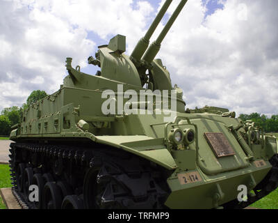 Le suivi des armes à feu anti-aérien de l'automotrice (SPAAG) Véhicule, American M42 duster ' ', basé sur le châssis du M24 Chaffee. Banque D'Images