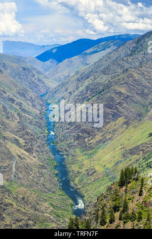 La rivière Snake dans le Hells Canyon vu de barton heights le long de la frontière de l'oregon-idaho près de imnaha, Oregon Banque D'Images