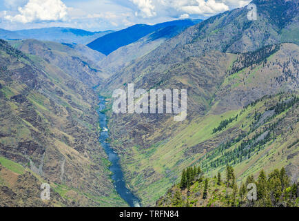 La rivière Snake dans le Hells Canyon vu de barton heights le long de la frontière de l'oregon-idaho près de imnaha, Oregon Banque D'Images