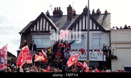 L'attente des fans pour le Liverpool FC est la revue de la Victoire à Old Swan, Liverpool le 2 juin, 2019. Banque D'Images