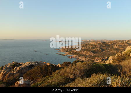 Sardaigne shore beach view à l'heure d'été Banque D'Images