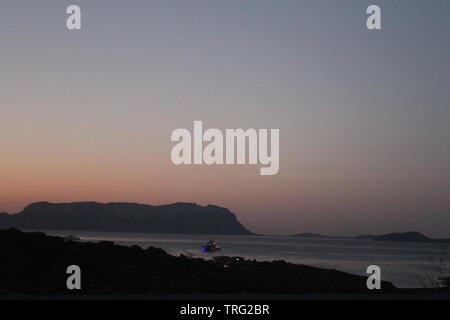 Golfo Aranci, Italie au coucher du soleil Banque D'Images