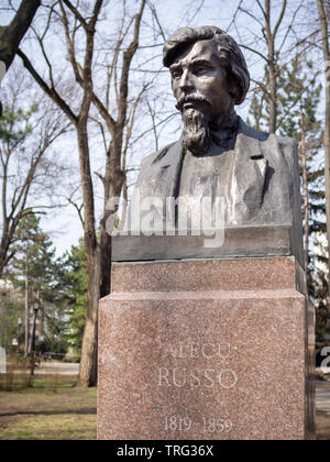 CHISINAU, MOLDOVA-MARS 21, 2019 : buste Alecu Russo par Vasili Larcenko dans l'Allée des classiques Banque D'Images