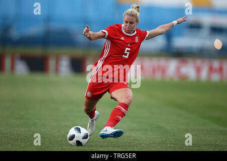 Cardiff, Royaume-Uni. 04 Juin, 2019. Rhiannon Roberts de galles Femmes en action. Les femmes du Pays de Galles v Néo-zélandaises, Women's international football match amical à Cardiff International Sports Stadium de Cardiff, Pays de Galles du Sud le mardi 4 juin 2019. Photos par Andrew Andrew/Verger Verger la photographie de sport/Alamy Live News Crédit : Andrew Orchard la photographie de sport/Alamy Live News Banque D'Images