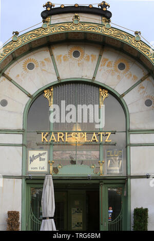 La station de métro Karlsplatz par Otto Wagner. Vienne. Autriche. Banque D'Images