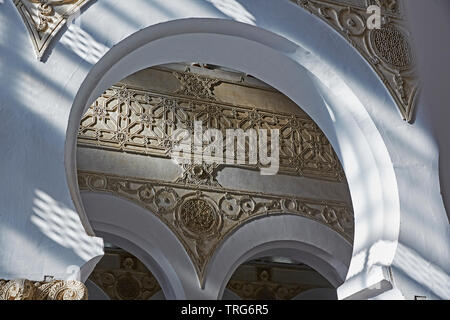 Dans les sculptures murales "inagoga historique de Santa Maria la Blanca', construit en 1200 Toldeo est considérée comme la plus vieille synagogue en Europe Banque D'Images