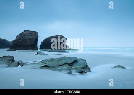 Catedrais Beach à l'aube, Ribadeo, Lugo, Galice, Espagne Banque D'Images