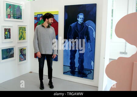 Glasgow, Scotland, UK 5 Juin, 2019. La GSA de premier cycle annuel de la Glasgow School of Art Degré Show à Stow College annexe a été ouvert au public gratuitement et qu'ils admiraient les expositions avec certains des artistes présents. Le public profiter du crédit d'expositions : Gérard Ferry/ Alamy Live News Banque D'Images