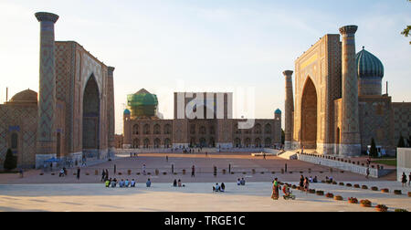 Samarkand, Ouzbékistan - 29 mai 2019 : la place Reguistan à Samarkand, Ouzbékistan Banque D'Images