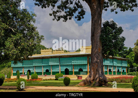 30 Oct 2009 Daria Daulat Bagh:Construit en 1784, le Palais d'été de Tipu Sultan-Srirangapatna - Karnat Mysore oreille ; près de Mysore - Karnataka - INDE Banque D'Images