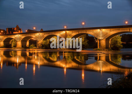 Pont sur la Loire à Amboise, Loire, France. Banque D'Images