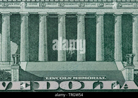 Retour d'un billet de cinq dollars avec l'accent sur le Lincoln Memorial Banque D'Images