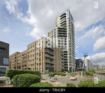 Nouveau appartement riverside blocs sur la péninsule de Greenwich de Londres, une zone de grandes nouveau développement résidentiel par le promoteur chinois Dragon Knight. Banque D'Images