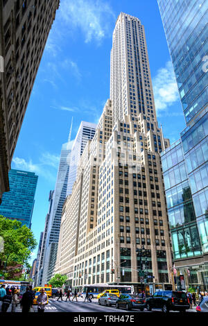 New York, États-Unis, 21 mai 2019. 500 Fifth Avenue est un 60-de-chaussée, 697 pieds (213 m) construite en 1931 en plein centre de New York. Le bureau Art Déco Banque D'Images