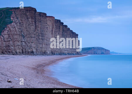 La plage de West Bay, sur la côte jurassique, Dorset, England, UK Banque D'Images