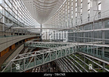 TOKYO, JAPON, 16 mai 2019 : Le Tokyo International Forum Center est un centre d'exposition multifonctionnel, construit sur le site de l'Hôtel de ville de Tokyo, avant Banque D'Images