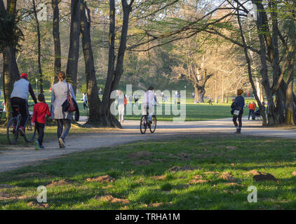 Les gens des activités de plein air au city park Le Maksimir Banque D'Images