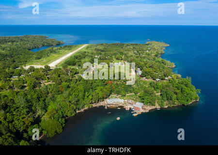 Tufi Harbour et Tufi Airstrip, Cape Nelson, province de Oro, la Papouasie-Nouvelle-Guinée Banque D'Images