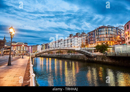 Puente de la Ribera, Bilbao, Biscaye, Pays basque, Euskadi, Euskal Herria, Espagne, Europe Banque D'Images