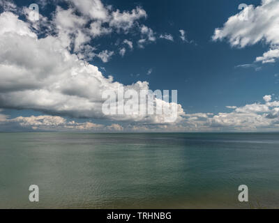 Plus de Cloudscape mer, la baie de Cardigan, Wales Banque D'Images