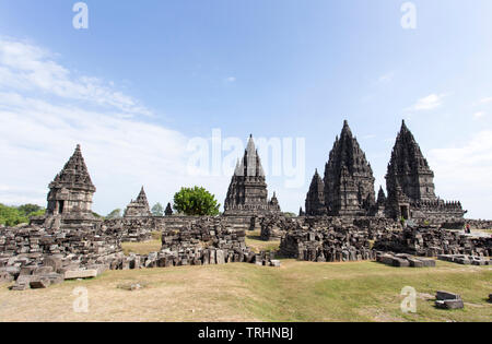 Yogyakarta, Indonésie - Août 04, 2017 : les touristes visitant Temple de Prambanan à Yogyakarta Banque D'Images