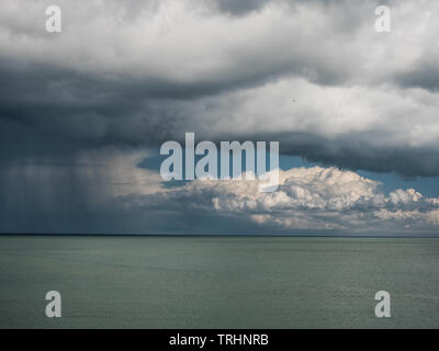 Plus de Cloudscape mer, la baie de Cardigan, Wales Banque D'Images