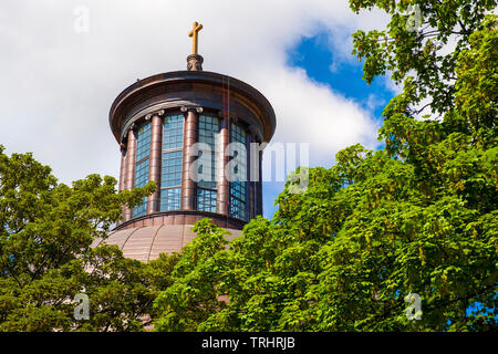 Varsovie, Mazovie / Pologne - 2019/06/01 : Dome et tour de la Sainte Trinité Église Évangélique de la Confession d'Augsbourg - connu comme protestantes de Zoug Ch Banque D'Images