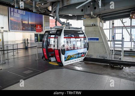 Londres, UK - 1 mai 2018 : Gondola de thr Emirates Airline à la station de téléphérique à Greenwich Banque D'Images