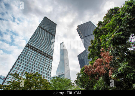 Gratte-ciel de Hong Kong sur un jour nuageux Banque D'Images