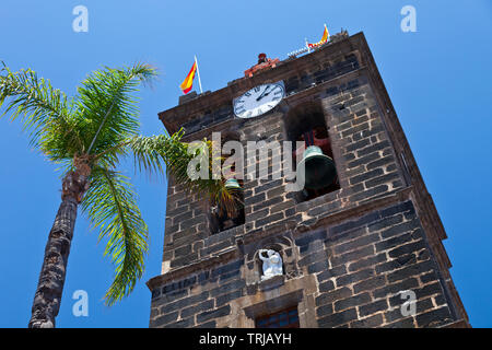 Torre campanario de la iglesia El Salvador. Ciudad Santa Cruz de la Palma. Isla La Palma. Provincia de Santa Cruz. Islas Canarias. España Banque D'Images