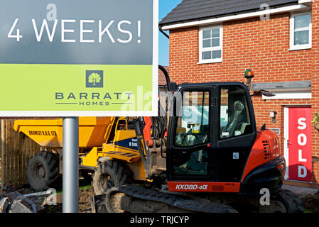 De nouvelles maisons construites par Barratt builders dans le village de Carlton, East Yorkshire, England UK Banque D'Images
