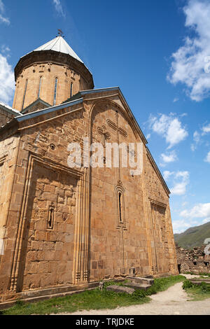 Église de la Mère de Dieu, à la ville située sur le fleuve Aragvi en Géorgie Banque D'Images