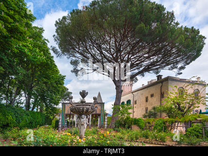 Le salon de thé dans le pavillon des jardins Villa Cimbrone à Ravello au-dessus de la côte amalfitaine en Campanie Italie Banque D'Images